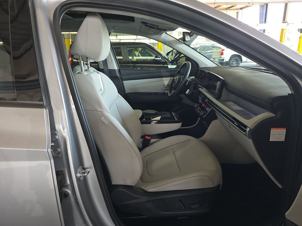 Used 2025 Hyundai Tucson Limited AWD/4WD image 8