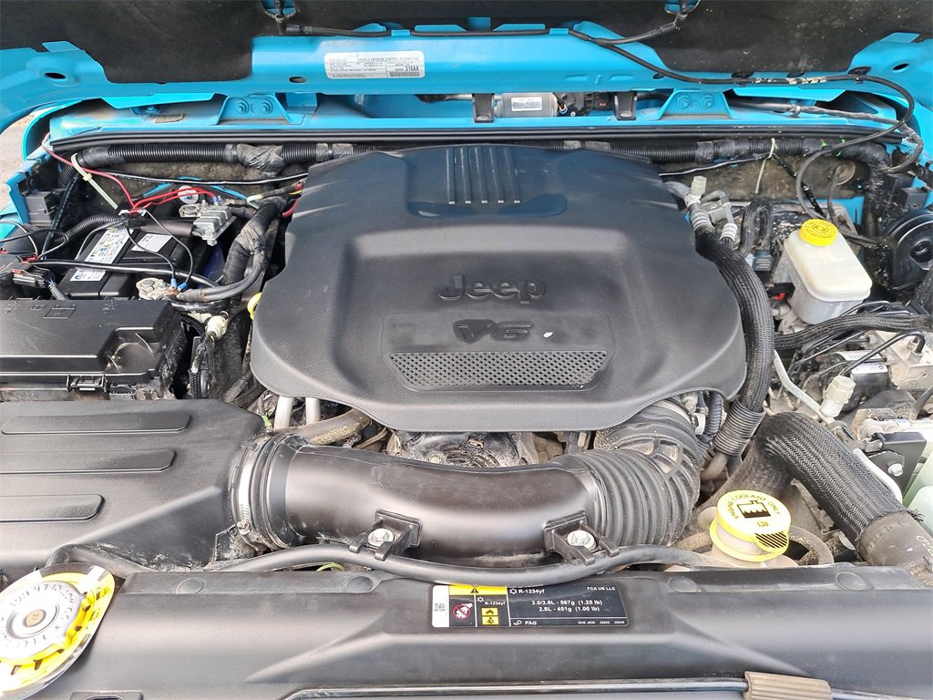 Used 2018 Jeep Wrangler Unlimited Rubicon w/ Connectivity Group image 27