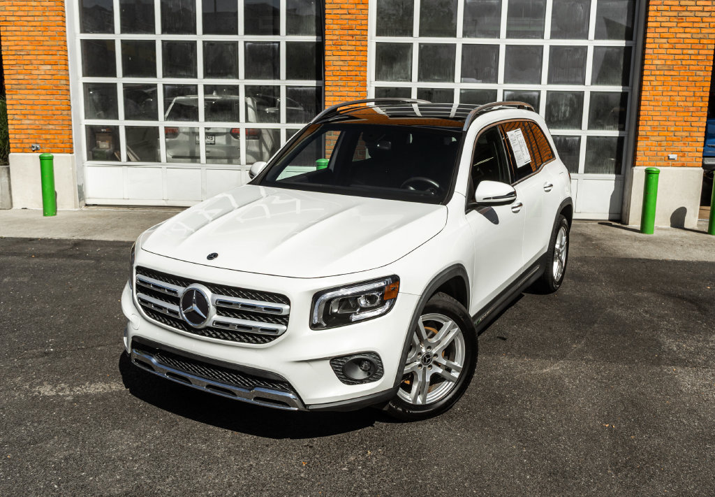 Used 2022 Mercedes-Benz GLB 250 4MATIC w/ Premium Package Lite image 2