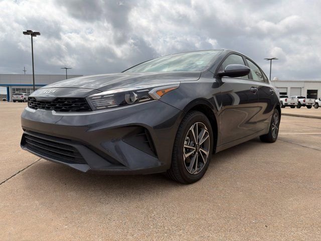 Used 2024 Kia Forte LXS image 8