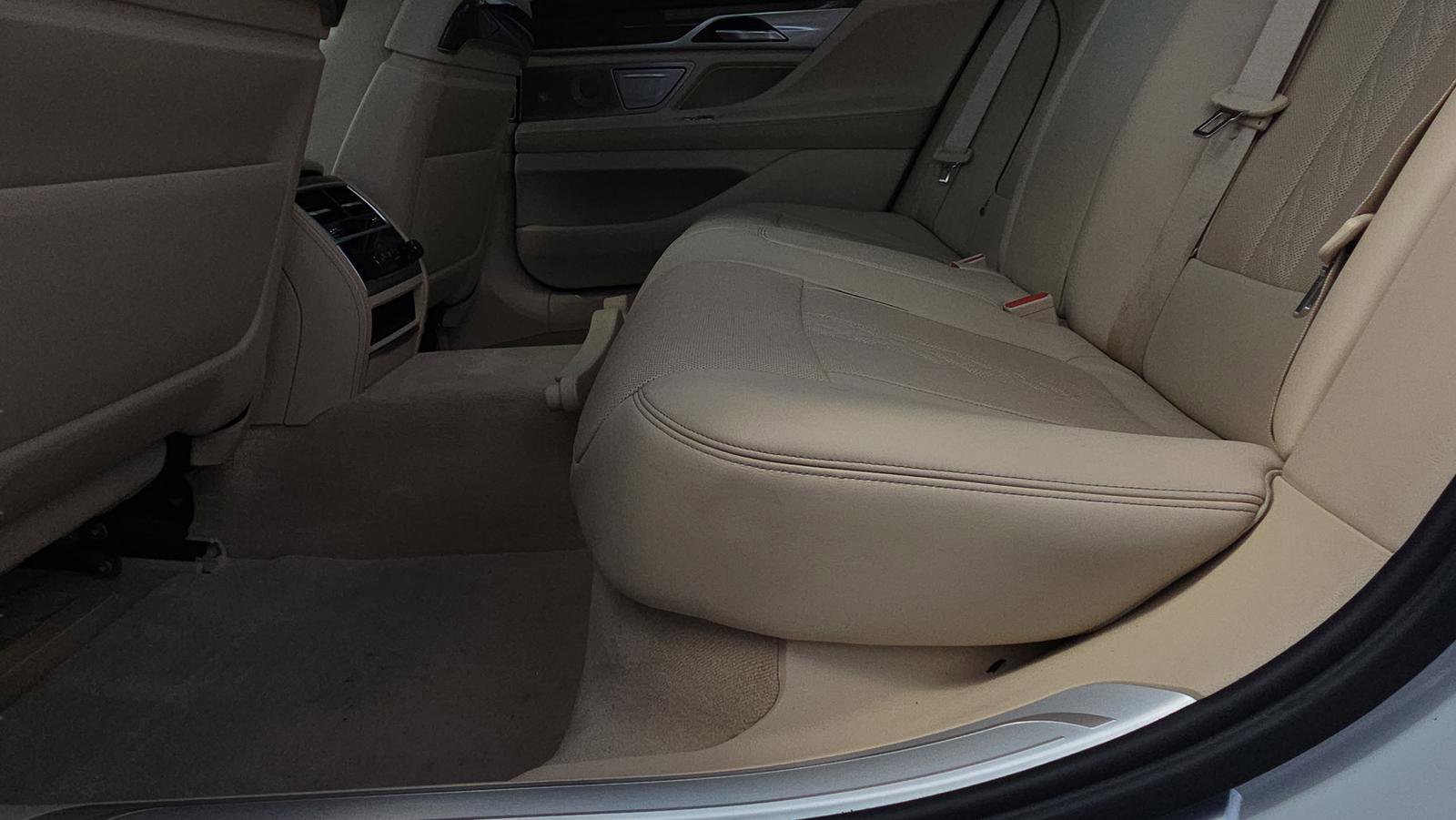 Used 2017 BMW 750i image 19