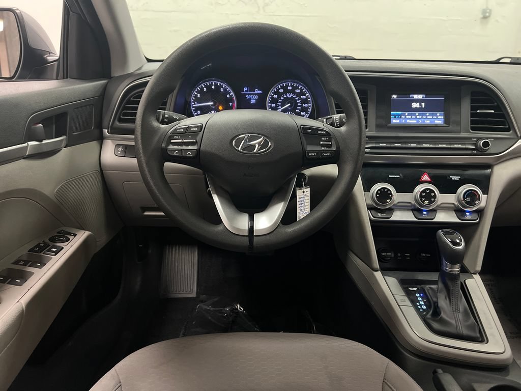 Used 2019 Hyundai Elantra SE FWD image 15