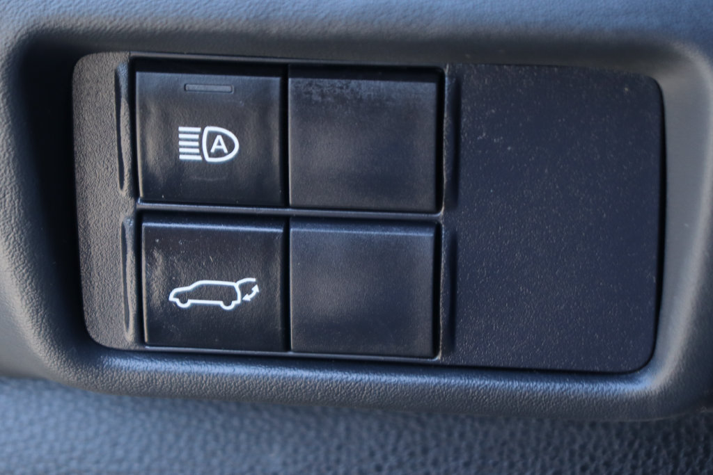 Used 2022 Toyota Highlander XLE AWD/4WD image 20