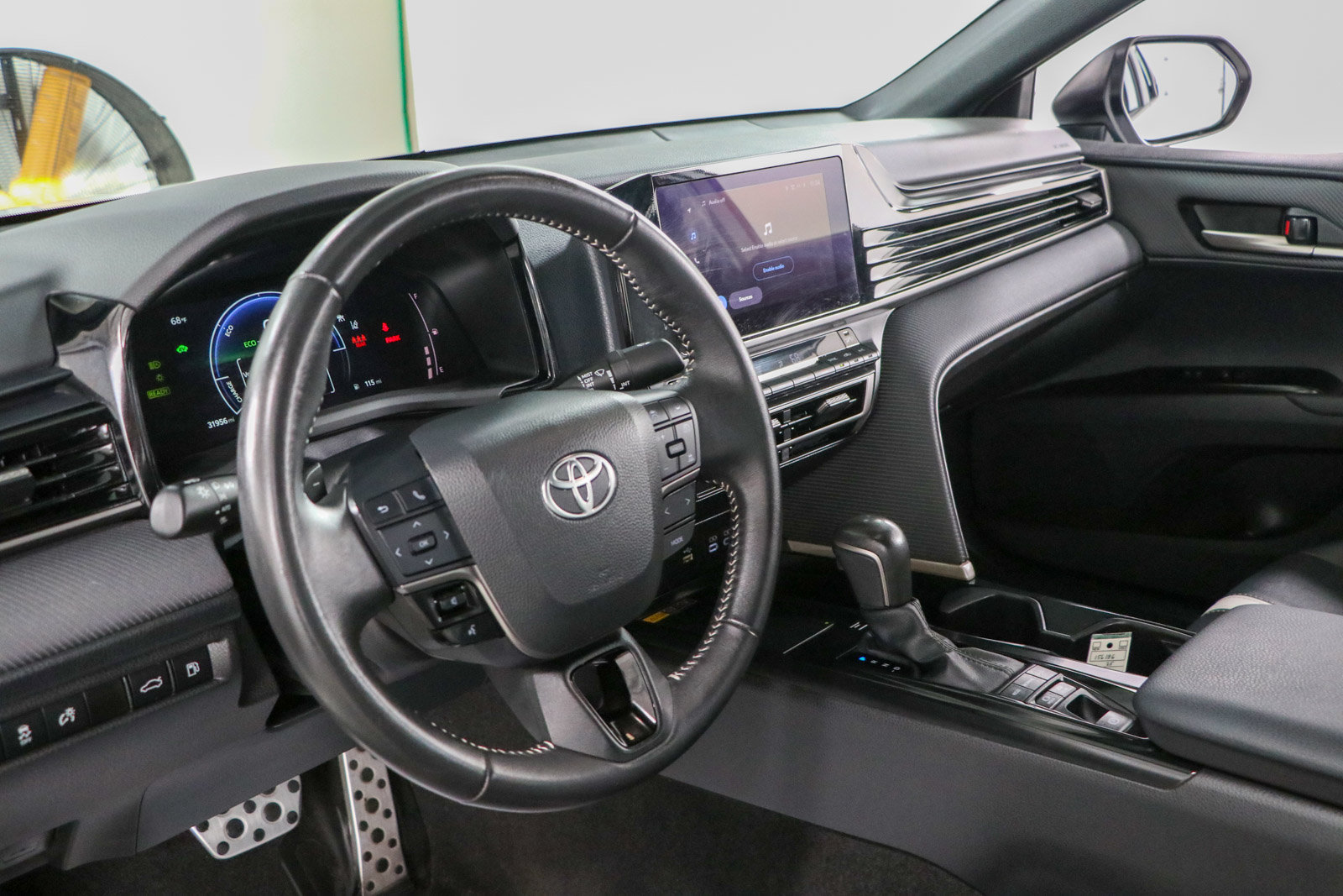 Used 2025 Toyota Camry SE FWD image 22