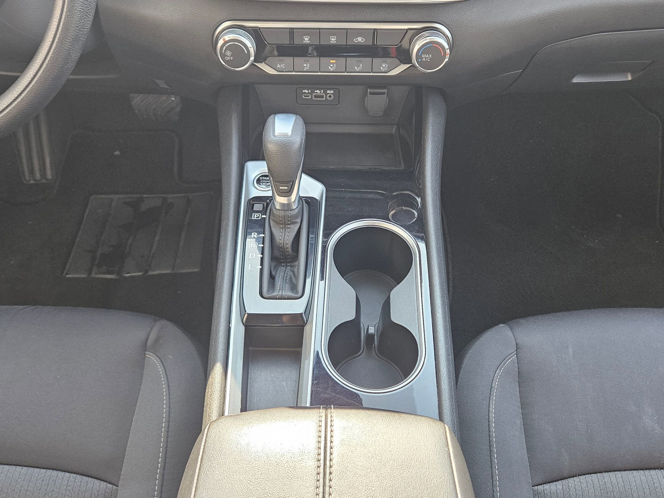 Used 2024 Nissan Altima 2.5 SV image 12