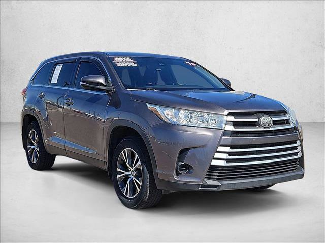 Used 2019 Toyota Highlander LE w/ Carpet Mat Package (TMS) image 3
