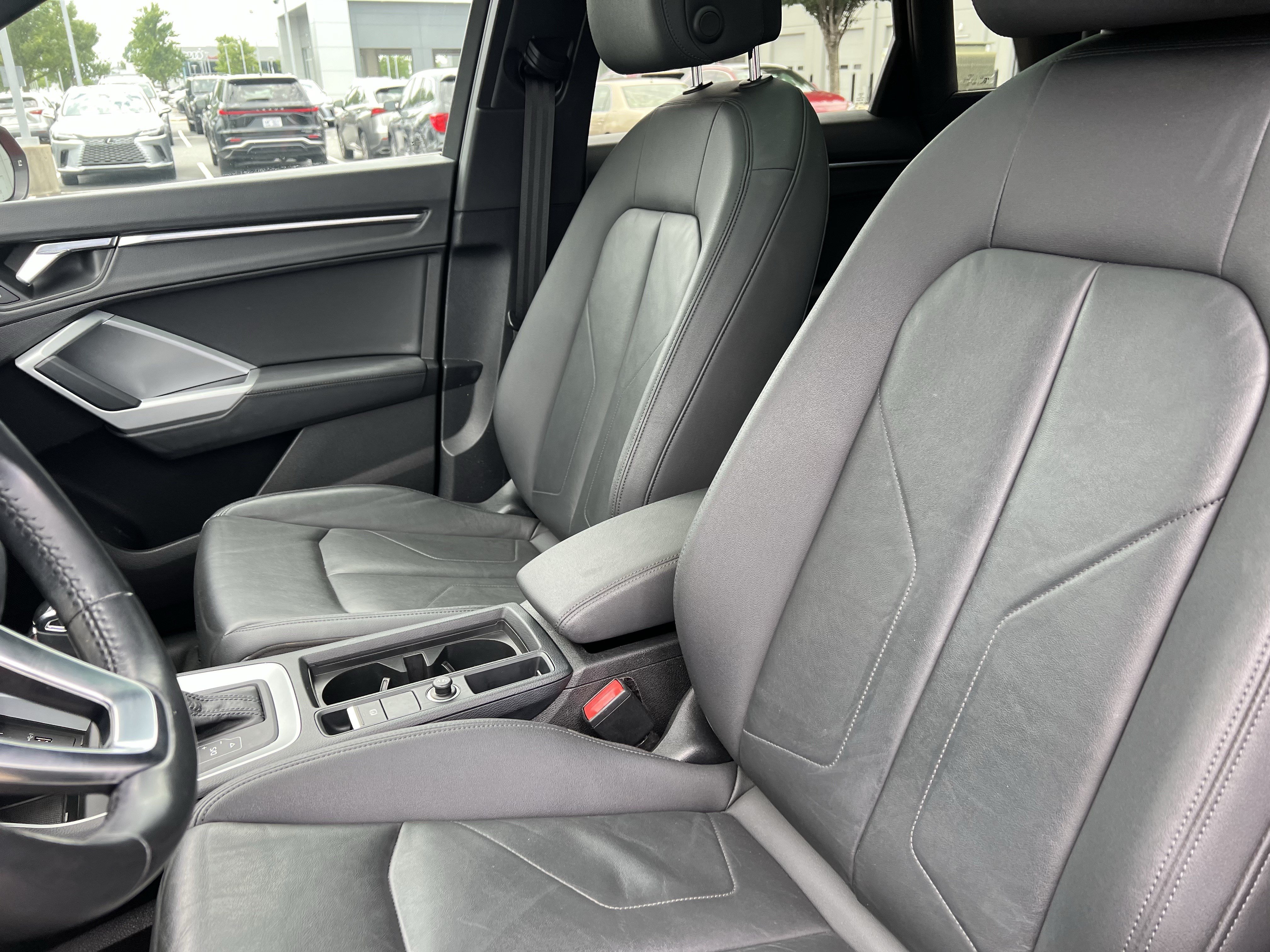 Used 2020 Audi Q3 2.0T Premium w/ Convenience Package AWD/4WD image 16
