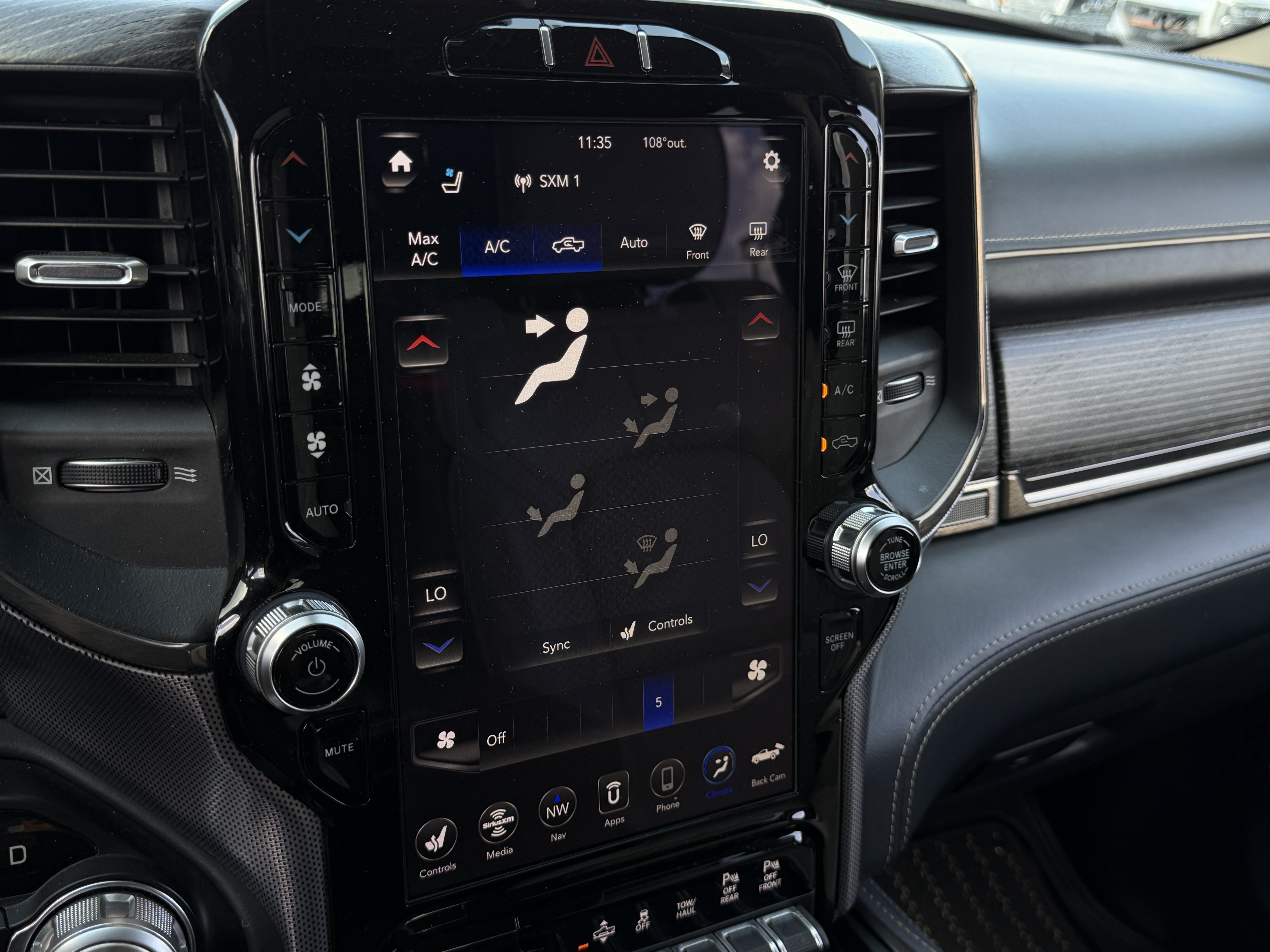Used 2019 RAM 1500 Limited AWD/4WD image 28