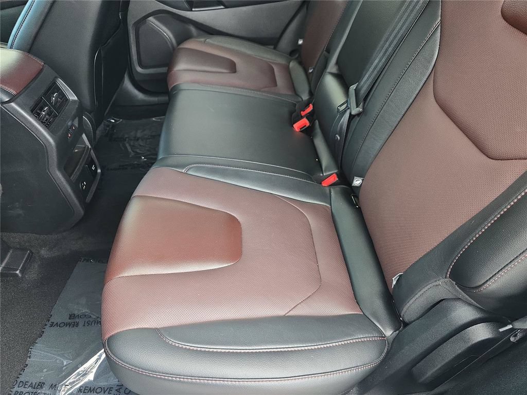 Used 2021 Ford Edge Titanium w/ Equipment Group 301A FWD image 14