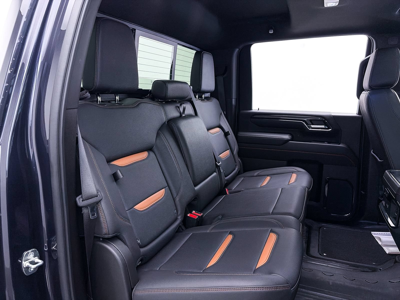 Used 2024 GMC Sierra 2500 AT4 w/ AT4 Preferred Package AWD/4WD image 39