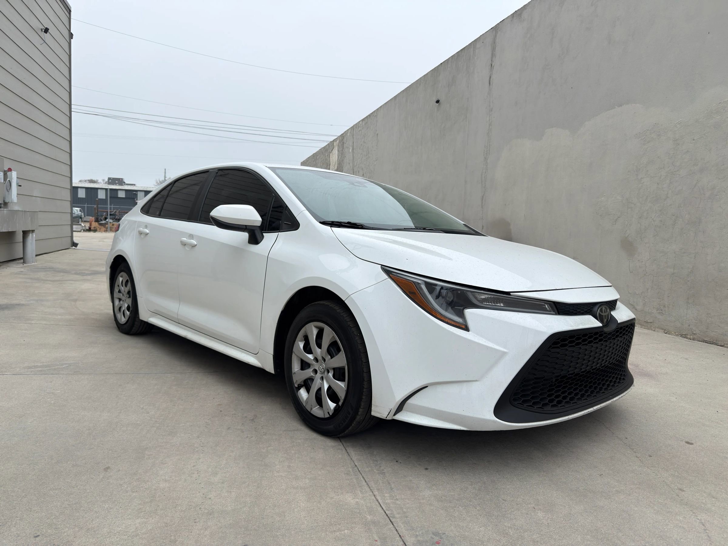 Used 2022 Toyota Corolla LE FWD image 1