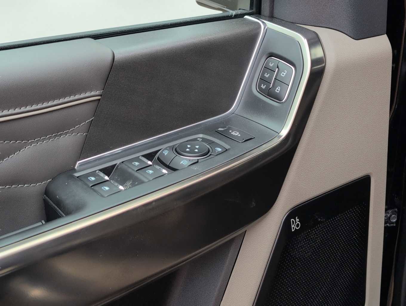 New 2025 Ford F350 Platinum w/ Platinum Plus Package image 6