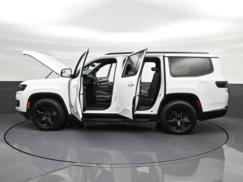 Used 2023 Jeep Wagoneer Series II RWD image 32