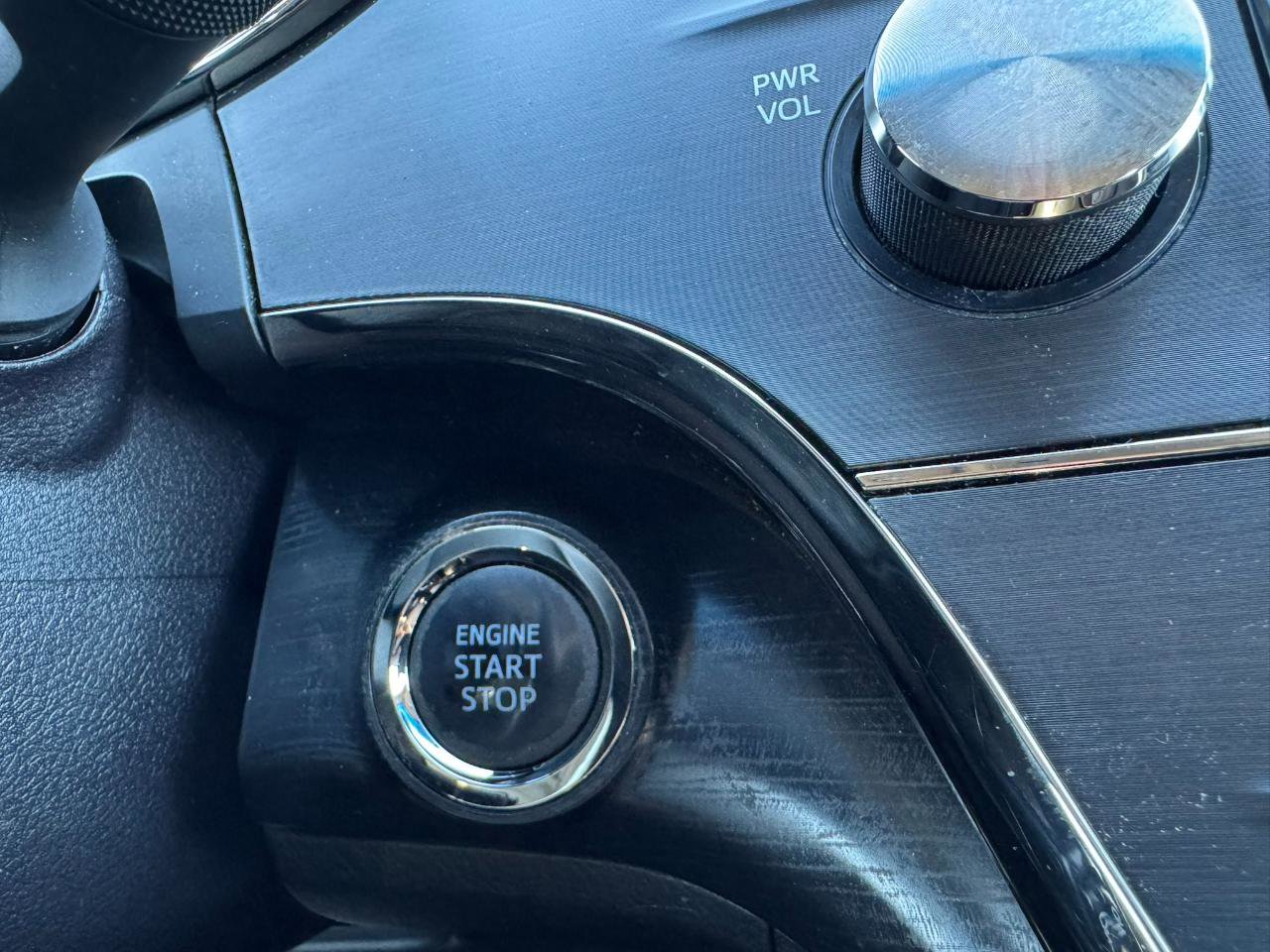 Used 2016 Toyota Avalon Touring image 19