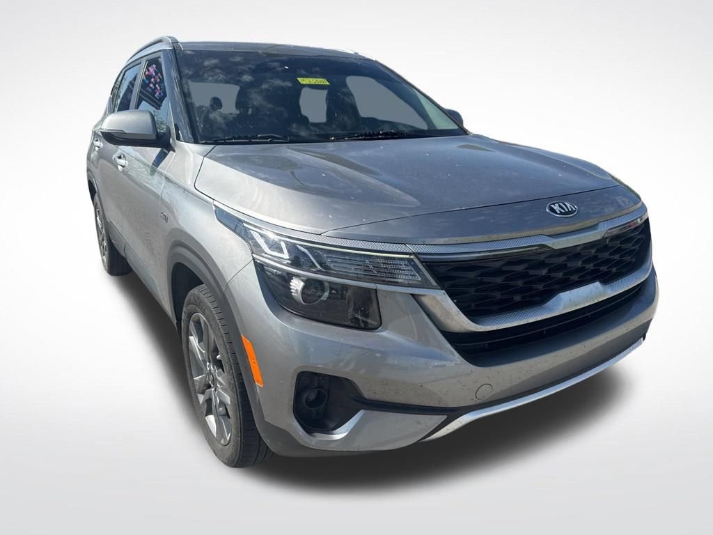 Certified 2021 Kia Seltos S image 1
