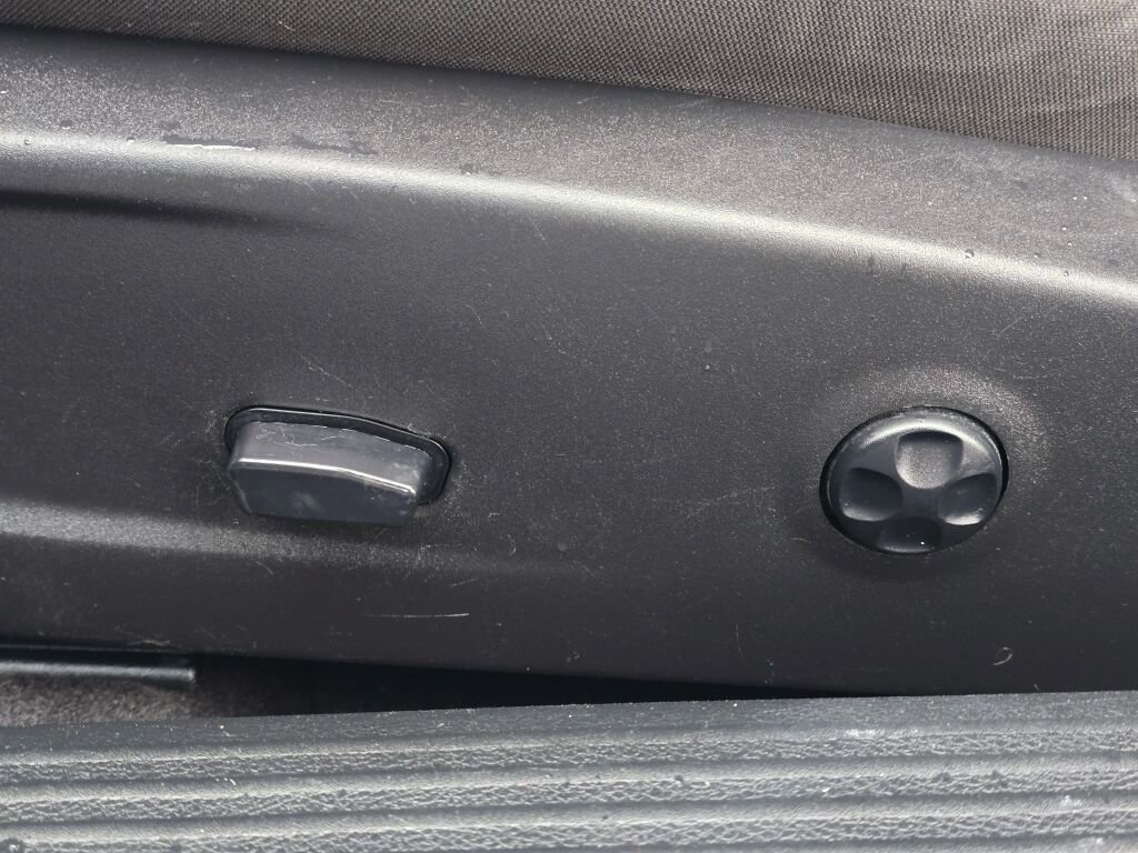 Used 2019 Dodge Challenger SXT image 23