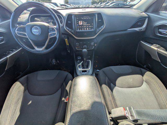 Certified 2017 Jeep Cherokee Latitude w/ Cold Weather Group image 13