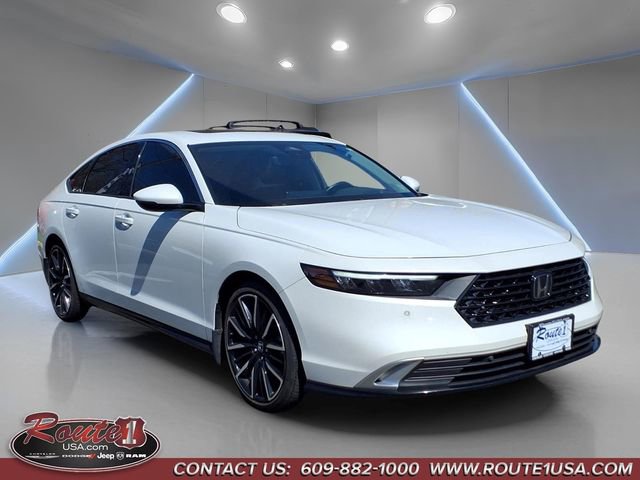 Used 2024 Honda Accord Touring image 1