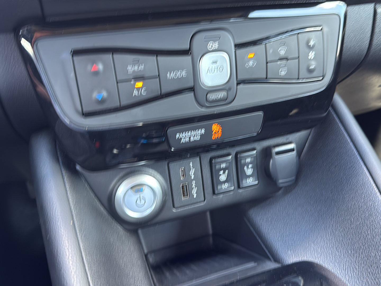 Certified 2025 Nissan Leaf SV Plus FWD image 20
