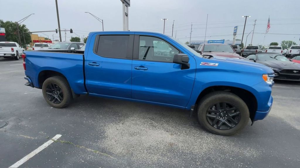 Used 2023 Chevrolet Silverado 1500 RST image 3