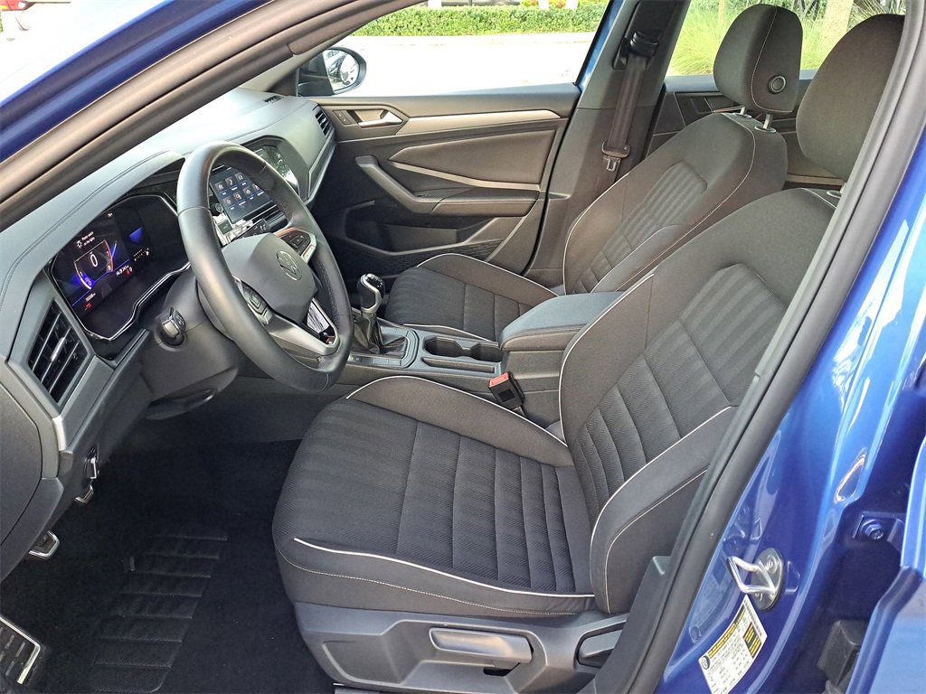 Used 2023 Volkswagen Jetta Sport image 14