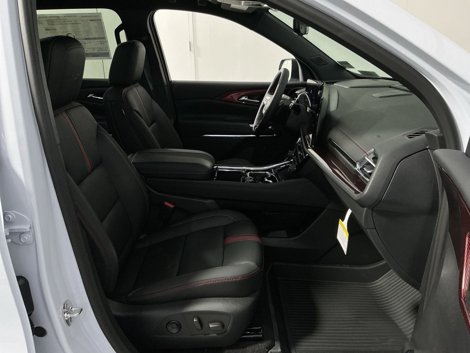 New 2026 Chevrolet Traverse RS w/ LPO, Floor Liner Package FWD image 27