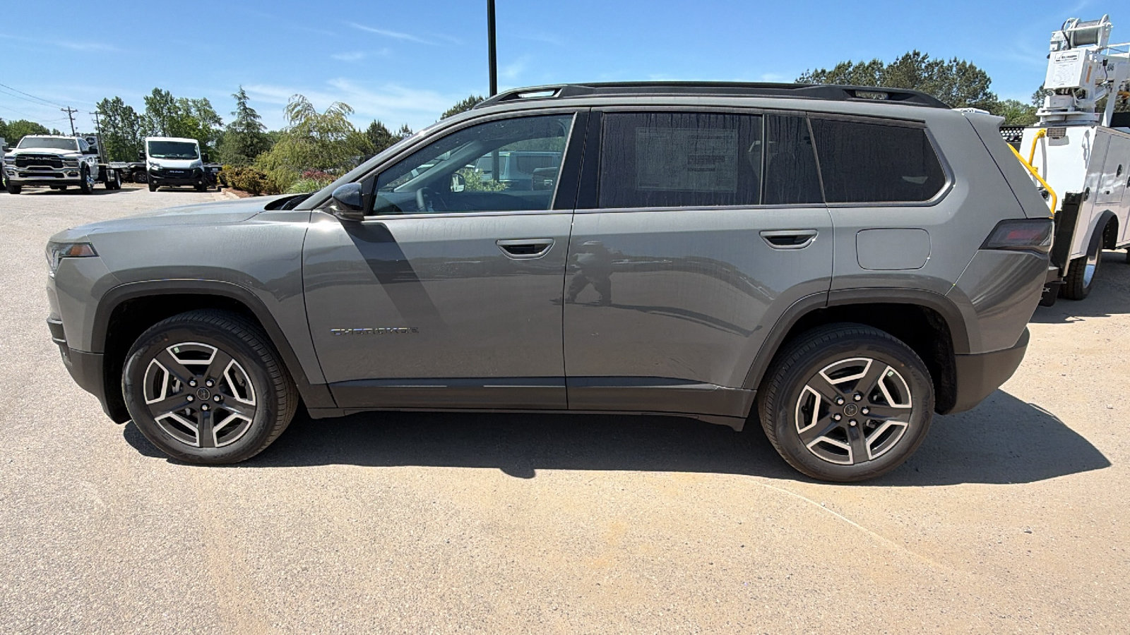 Certified 2026 Jeep Cherokee Limited AWD/4WD image 11