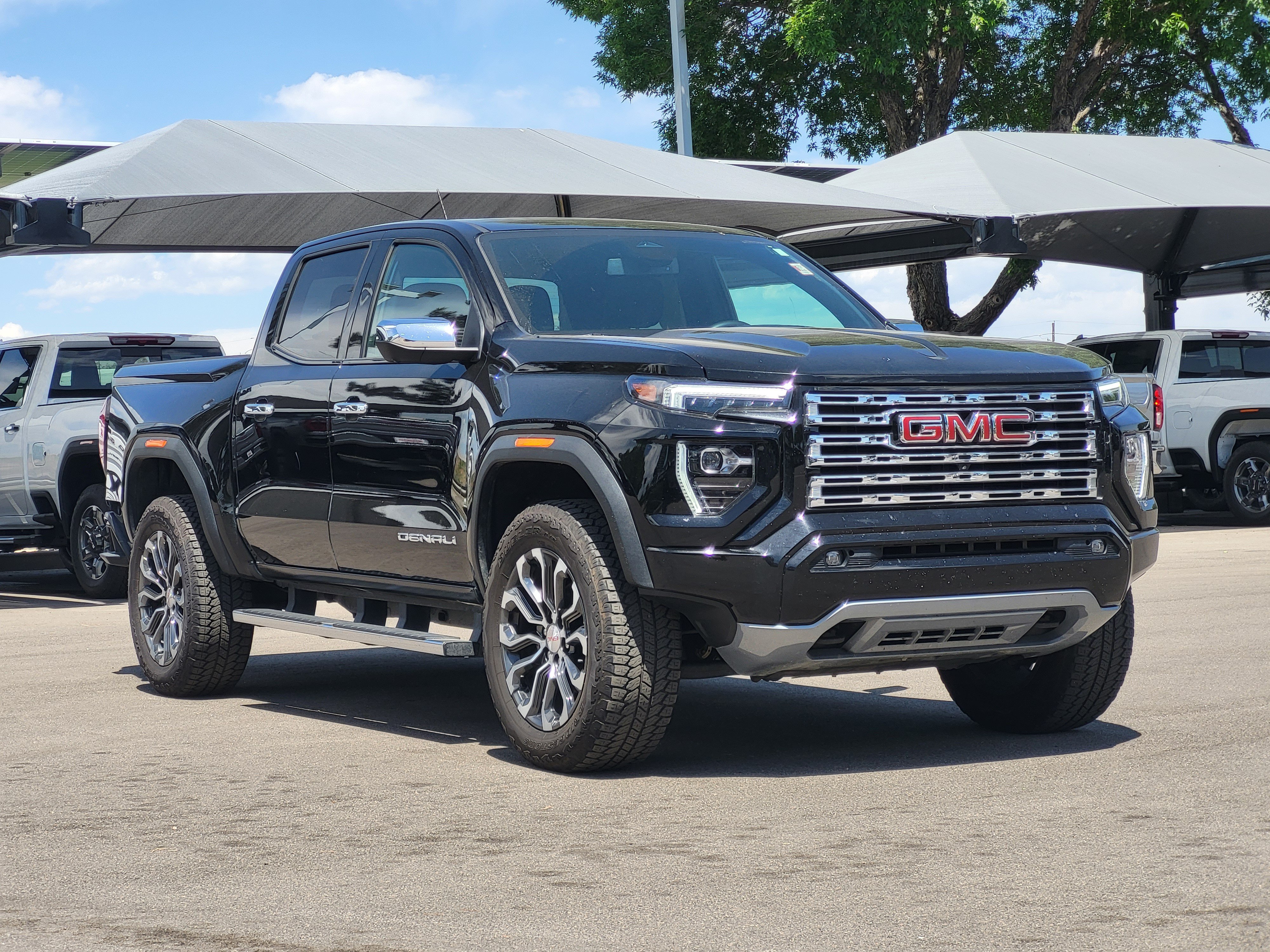 Certified 2025 GMC Canyon Denali AWD/4WD image 3