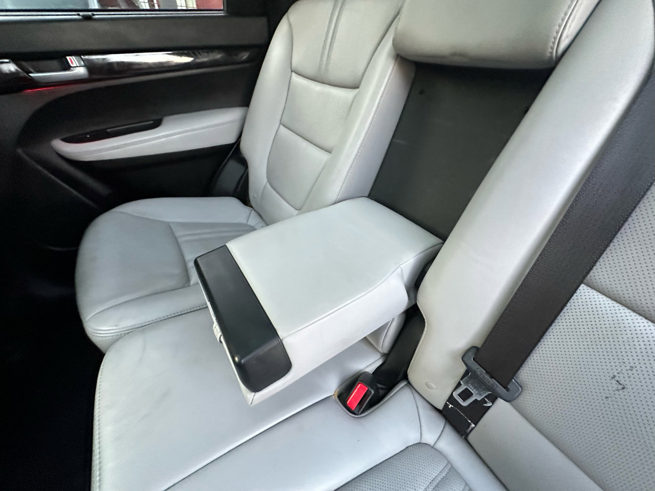 Used 2014 Kia Sorento SX w/ 3rd Row Package image 39