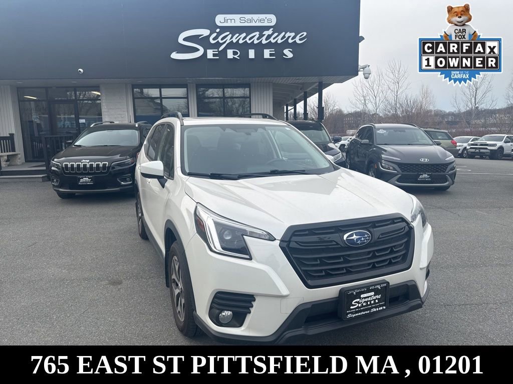 Used 2023 Subaru Forester Premium image 1