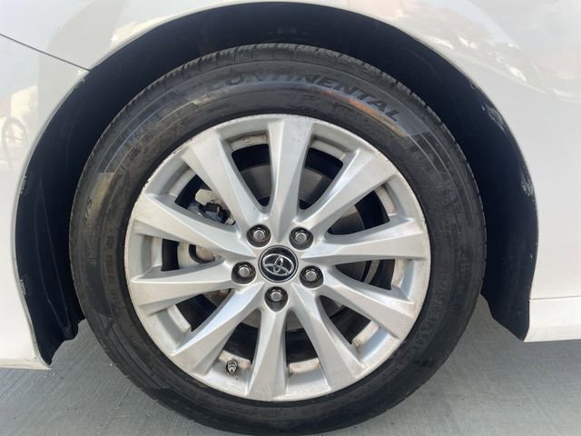 Used 2019 Toyota Camry LE w/ Carpet Mat Package image 28
