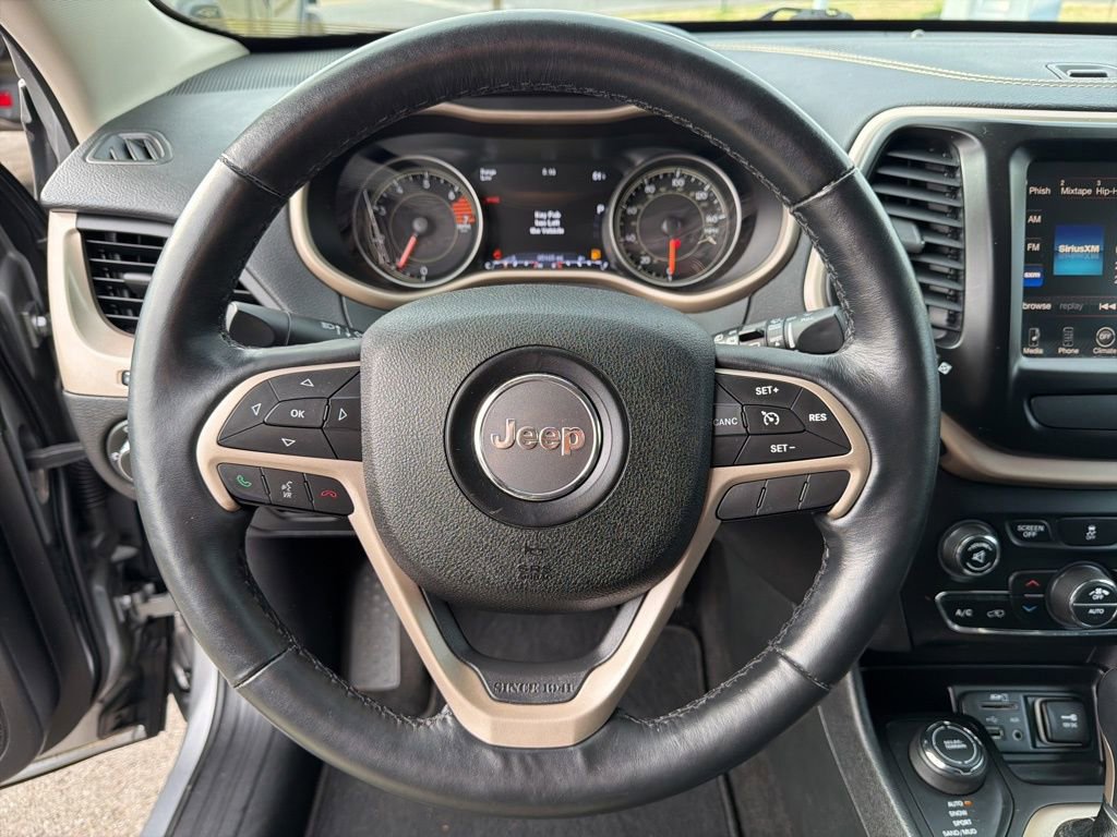Used 2016 Jeep Cherokee Limited AWD/4WD image 46