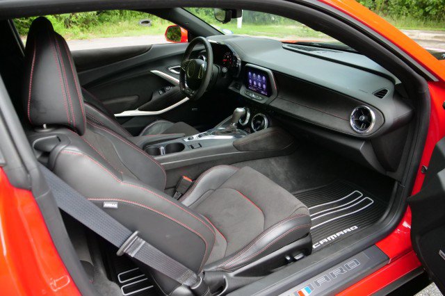 Used 2022 Chevrolet Camaro ZL1 RWD image 25