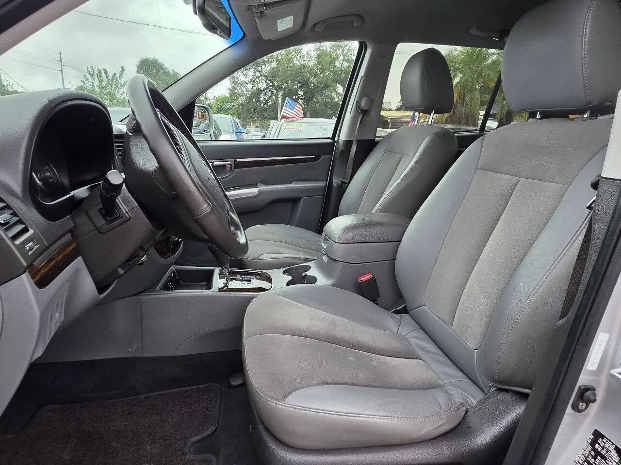 Used 2011 Hyundai Santa Fe SE FWD image 9