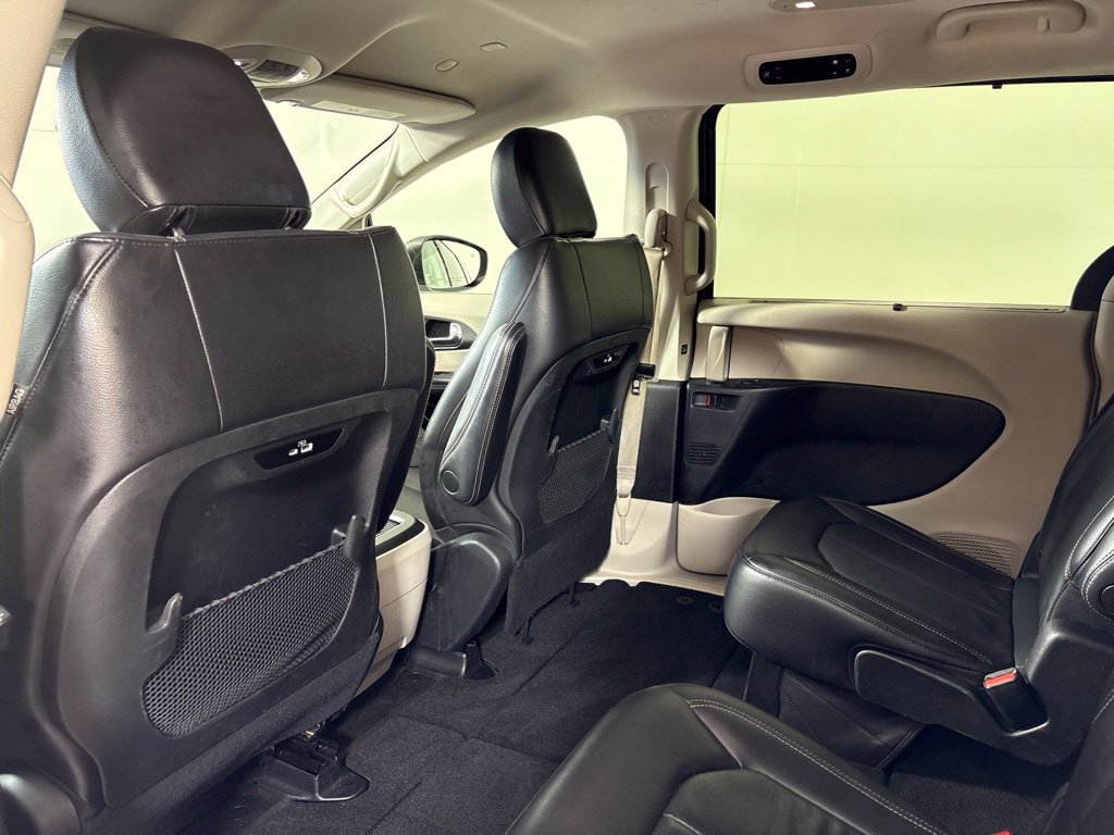 Used 2022 Chrysler Pacifica Touring-L FWD image 20