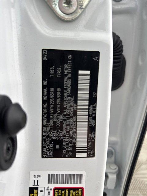 Certified 2023 Toyota Highlander LE image 30