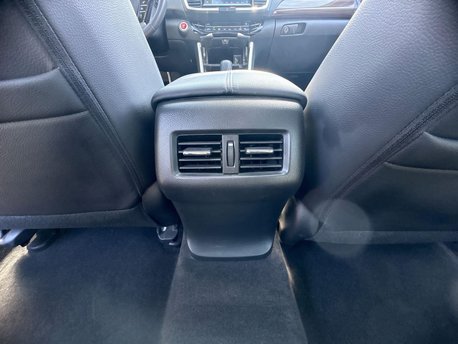 Used 2017 Honda Accord Touring image 12