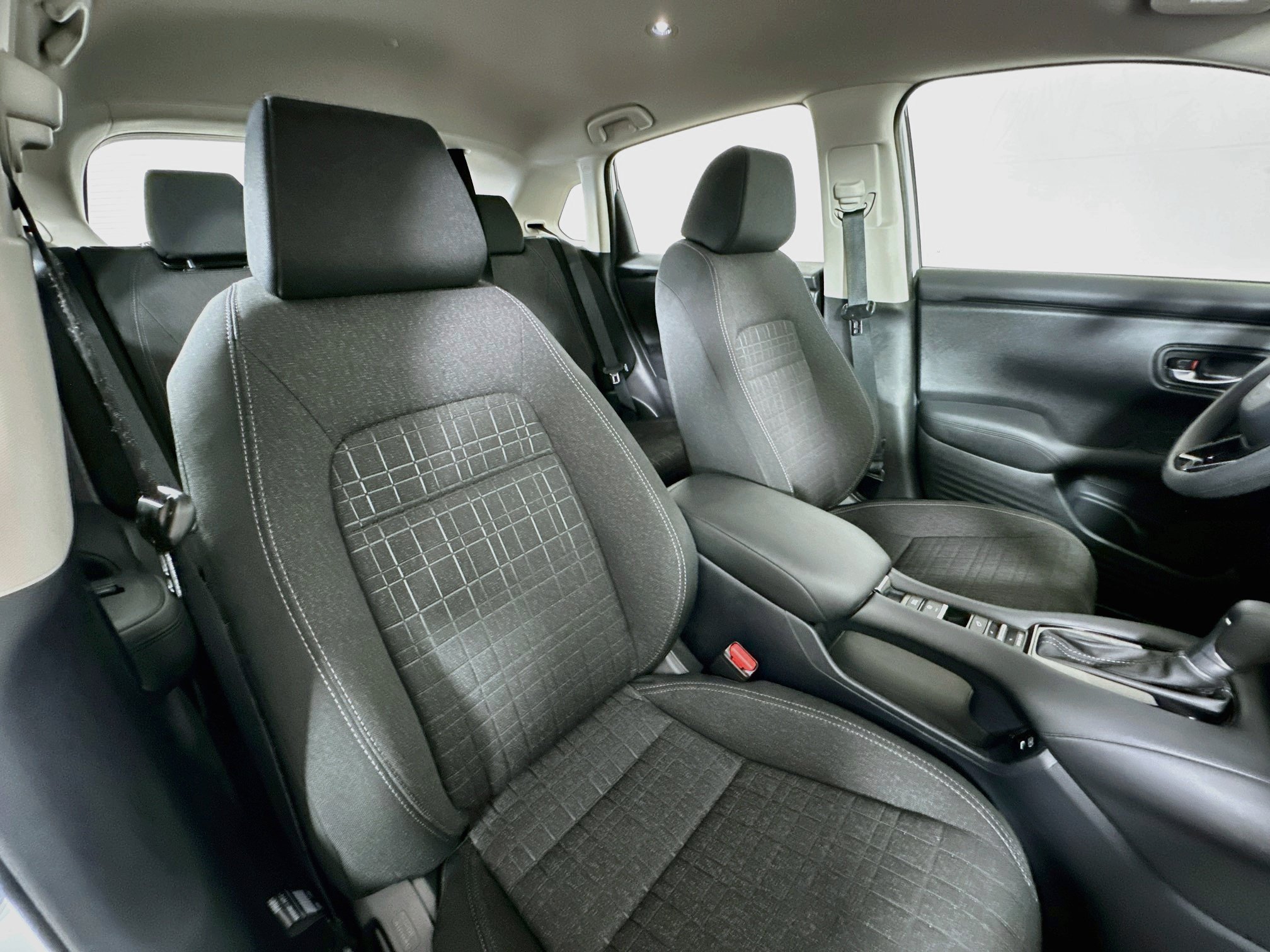Used 2024 Honda HR-V LX image 25