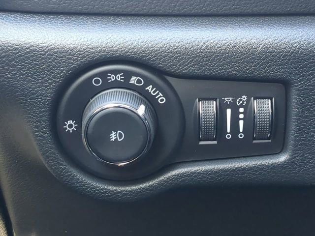 New 2026 Chrysler Pacifica Select image 29