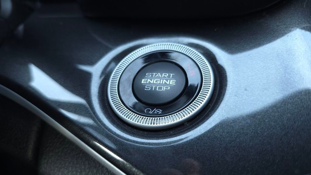 Used 2022 Jeep Grand Cherokee Altitude image 36