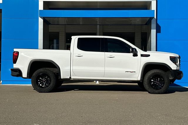 Used 2023 GMC Sierra 1500 AT4X image 4