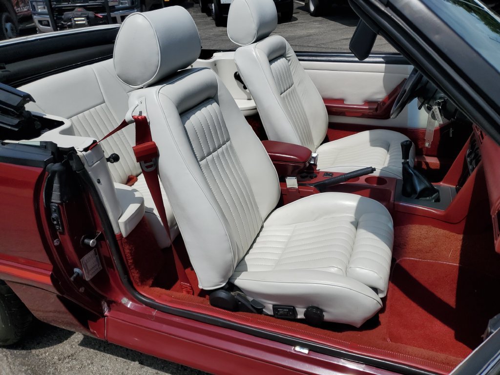 Used 1988 Ford Mustang GT RWD image 17