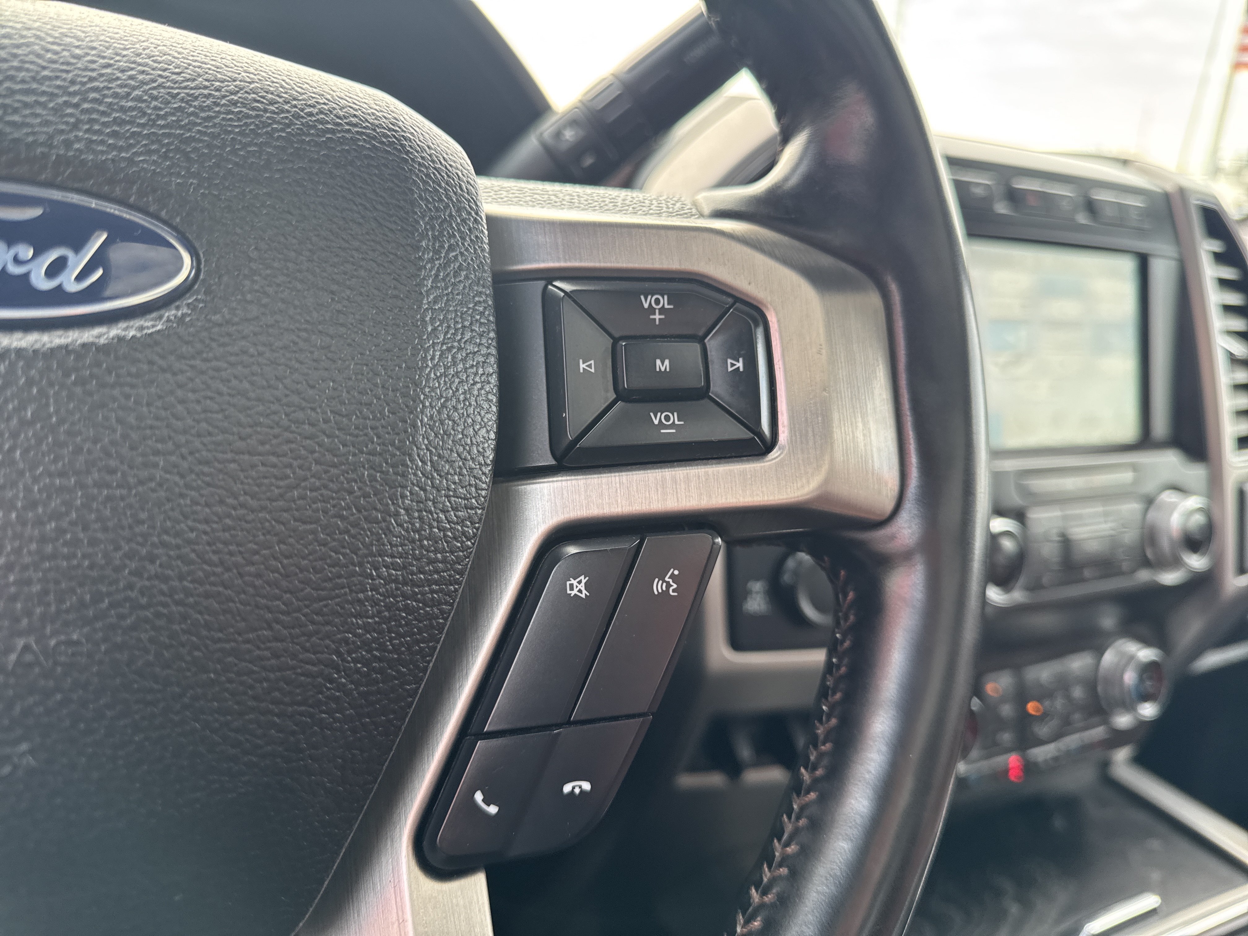Used 2019 Ford F250 Platinum w/ Platinum Ultimate Package AWD/4WD image 21