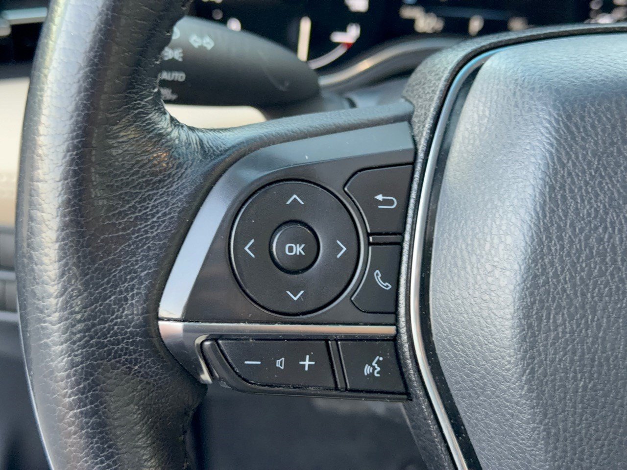Used 2019 Toyota Avalon XLE w/ Moonroof Package FWD image 18