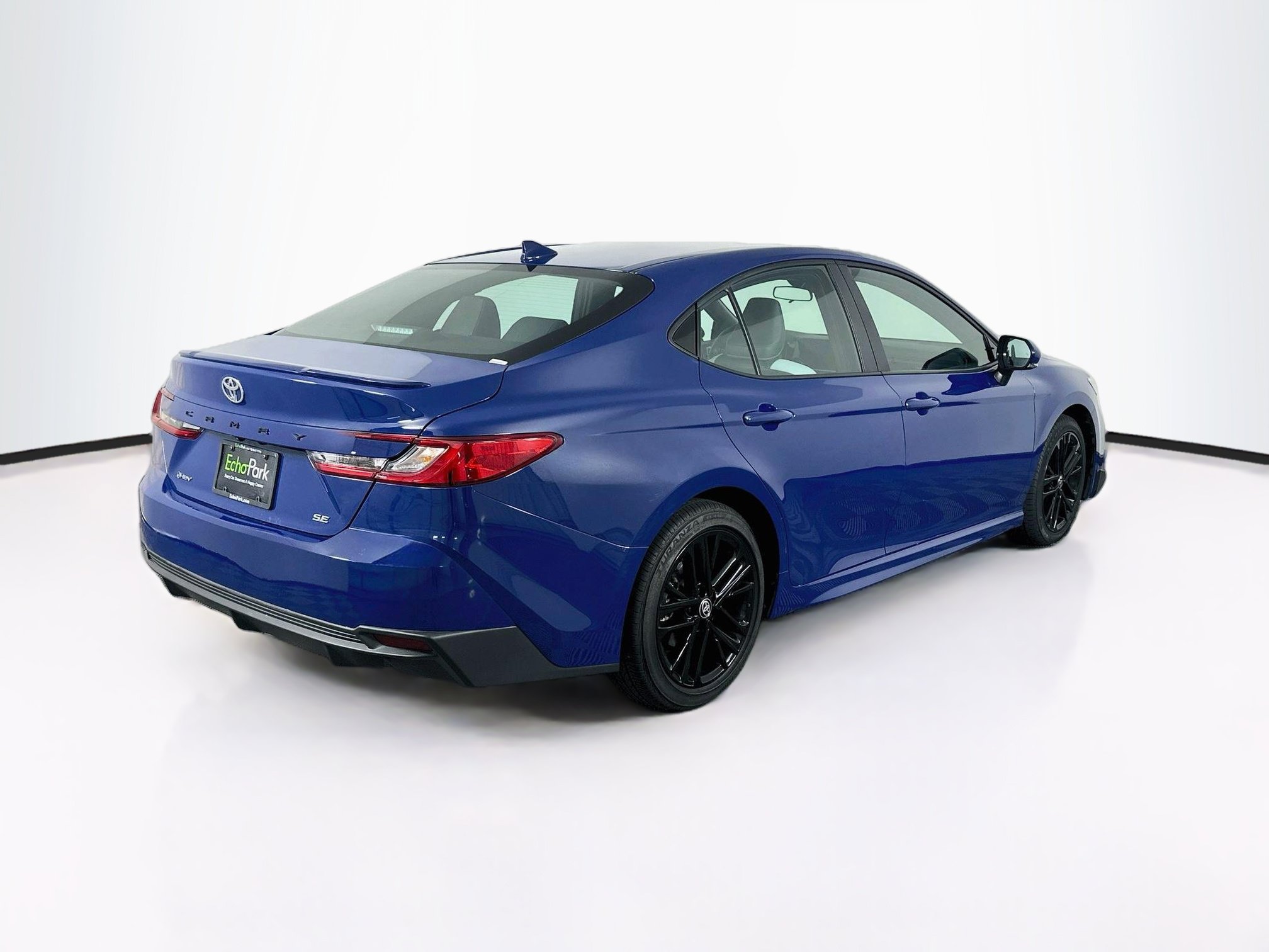 Used 2026 Toyota Camry SE FWD image 9