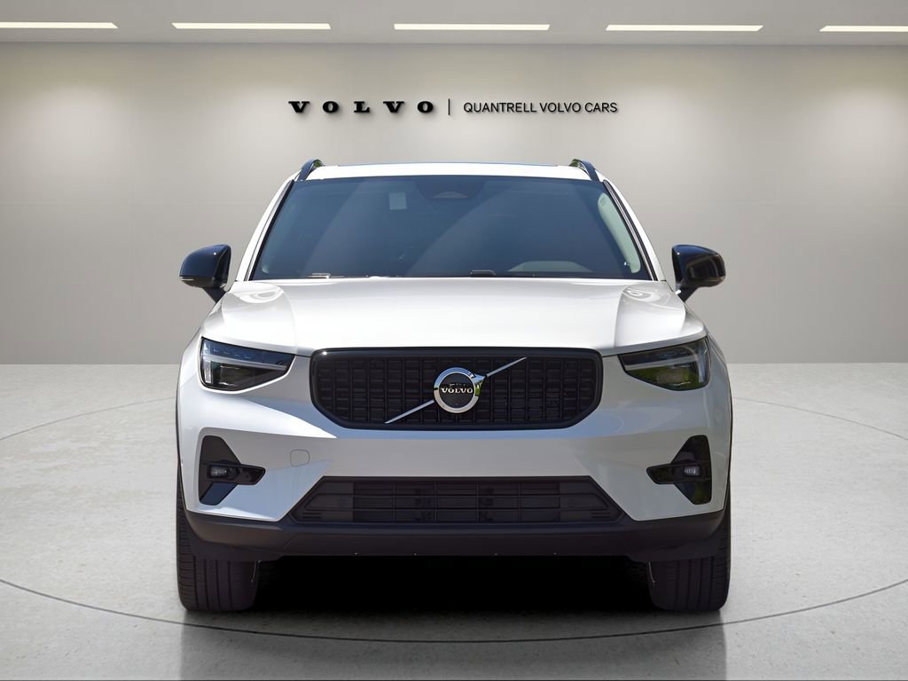 Used 2025 Volvo XC40 B5 Plus w/ Protection Package Premier image 7