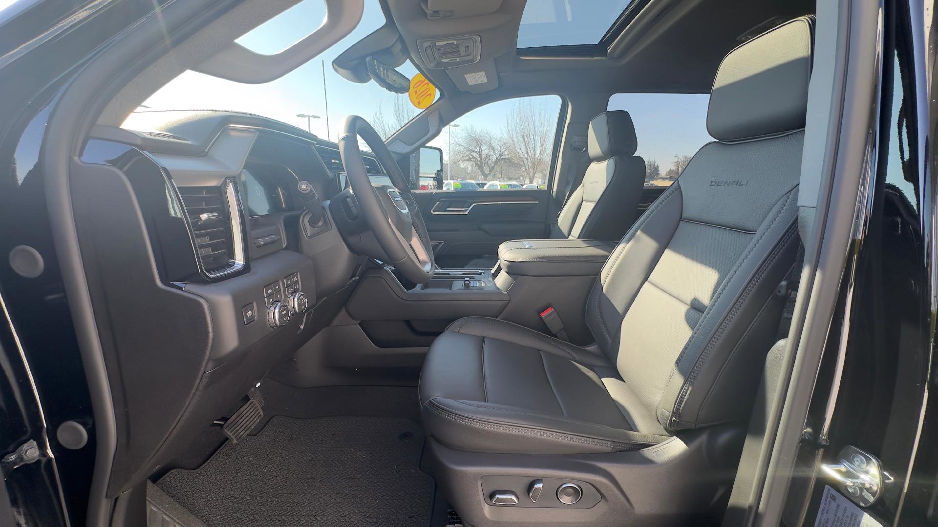 New 2026 GMC Sierra 2500 Denali w/ Denali Reserve Package image 19
