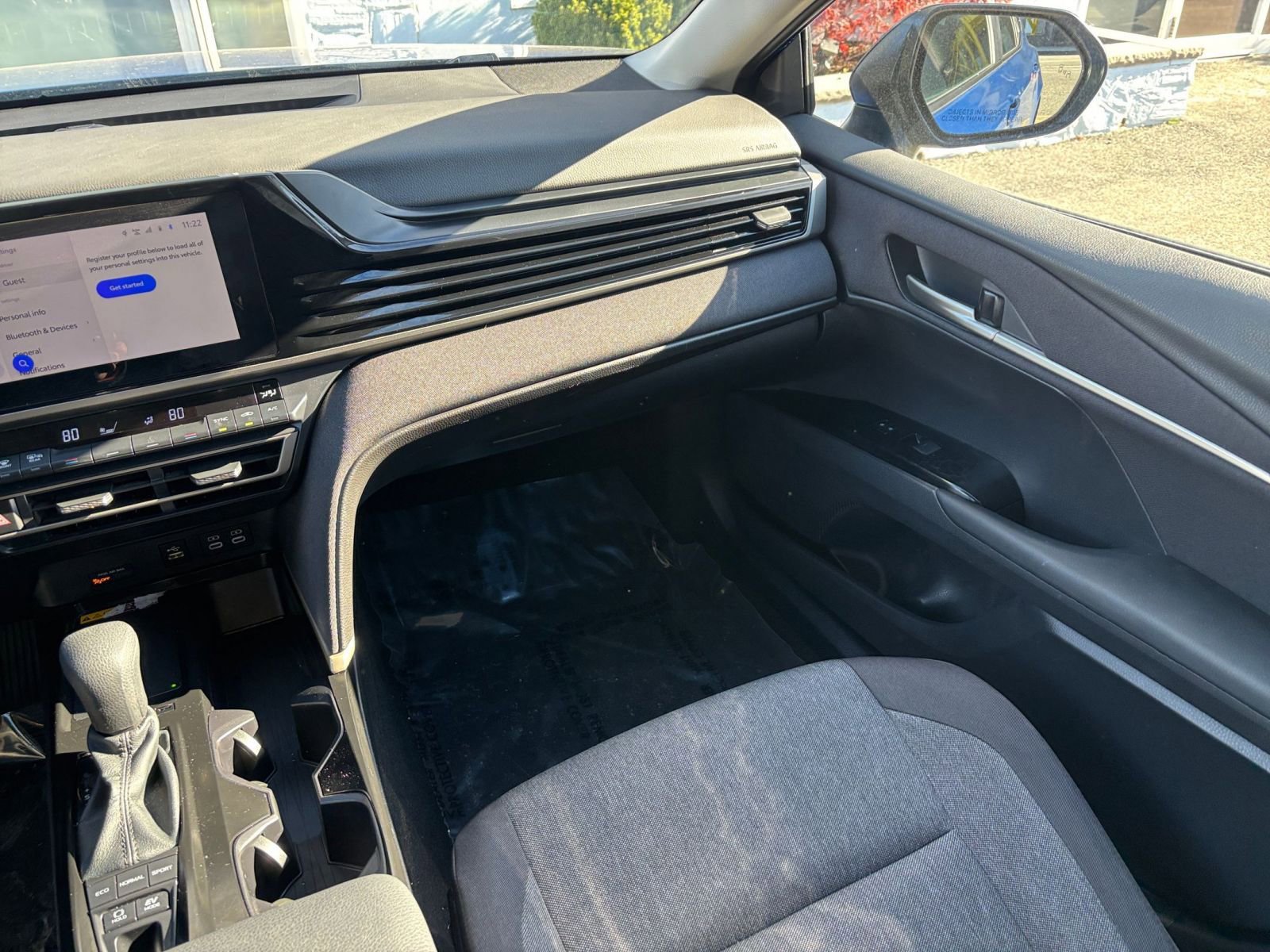 Used 2025 Toyota Camry LE image 31