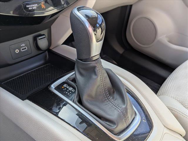 Used 2020 Nissan Rogue Sport SV image 11