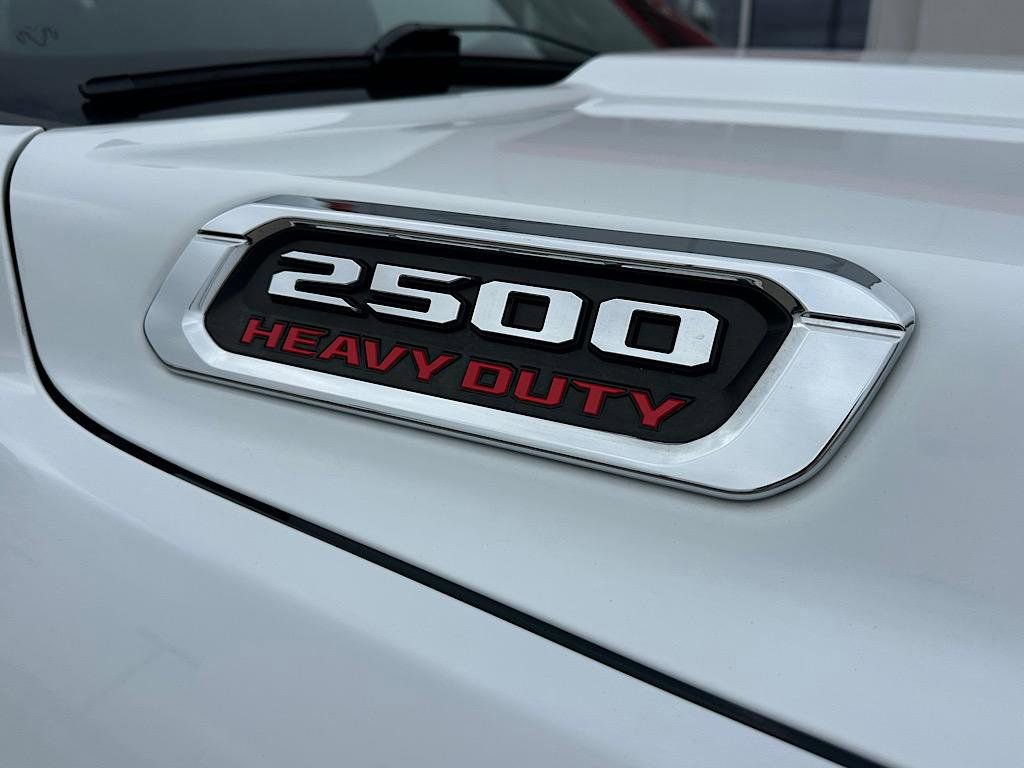 Used 2024 RAM 2500 Tradesman w/ Chrome Appearance Group AWD/4WD image 10